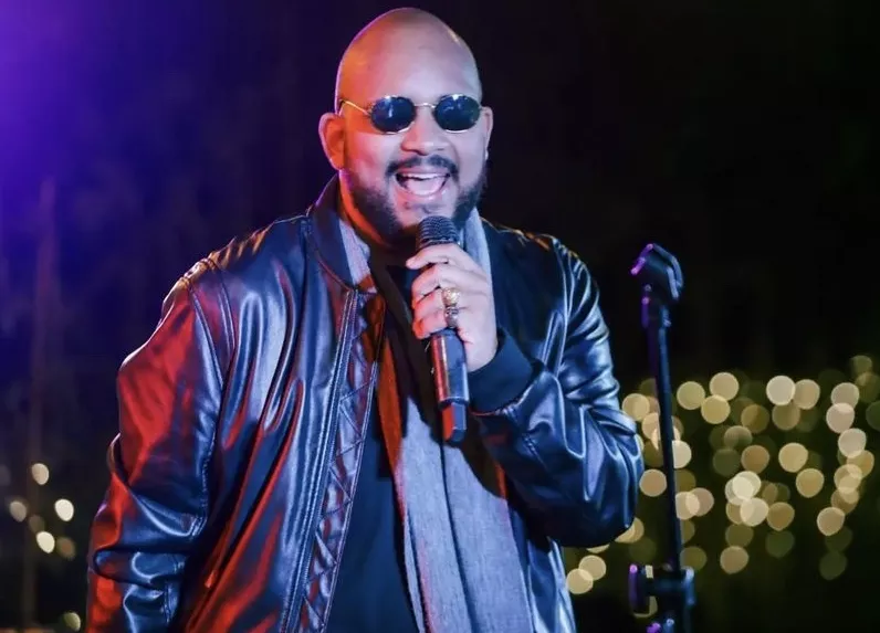 El cantante Badir tiene un gran repertorio.  Archivo.
