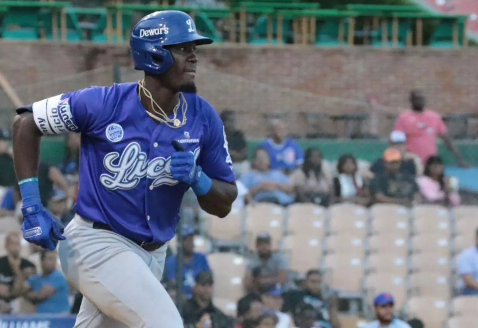 El infielder Ronny Mauricio, del Licey, disfrutó de una estupenda  temporada regular, dominando la Liga ofensivamente.