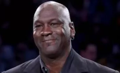 Michael Jordan ganó 6 trofeos Más Valioso de la NBA.