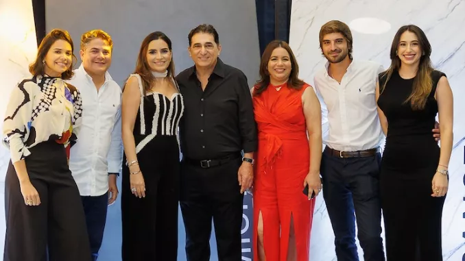 Ivette Rodríguez, Jorge Isa, Altagracia Isa, Ricardo Subero, Arelys Arias, Gines Ibañez  y Gabriela Subero.