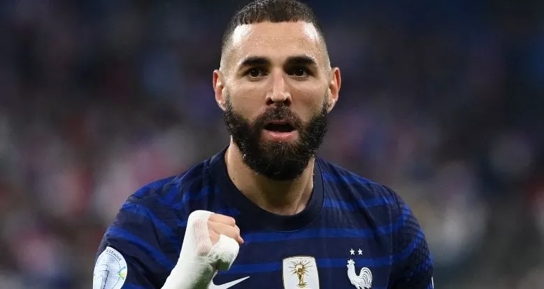 Karim Benzema anunció ayer  decisión después del Mundial.