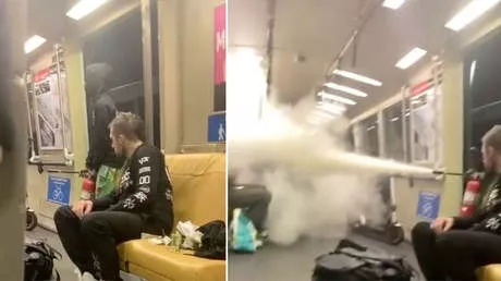 oven ataca con un extintor