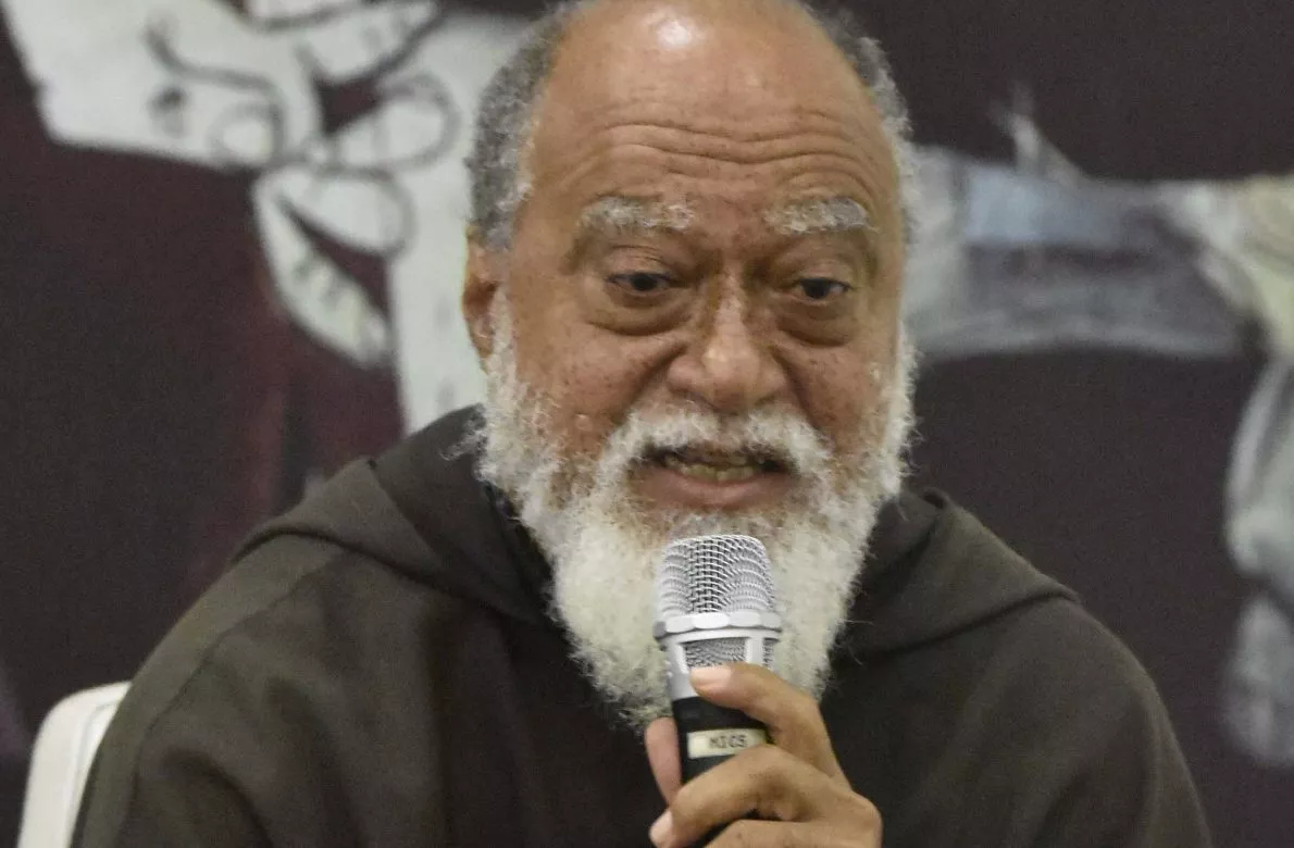Presidente de la Fundación Futuro Cierto, sacerdote Fray José María Guerrero.  josé de león