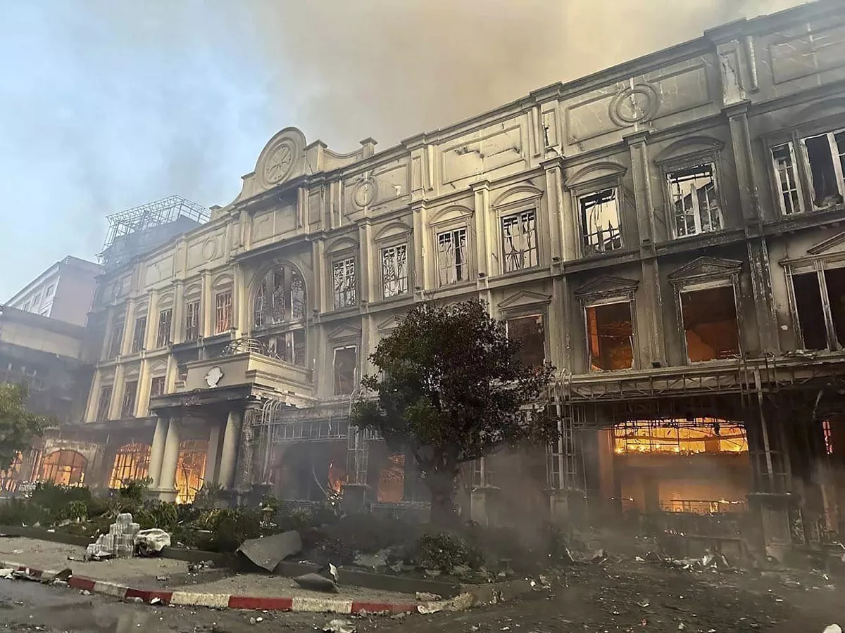 CAMBOYA-HOTEL-INCENDIO