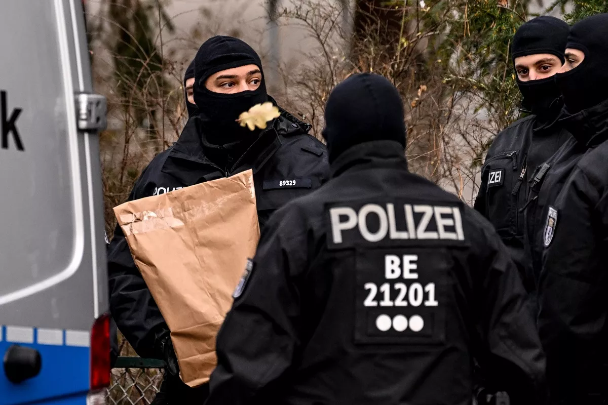 25 arrested on suspicion of plotting to overthrow government in police raids across Germany