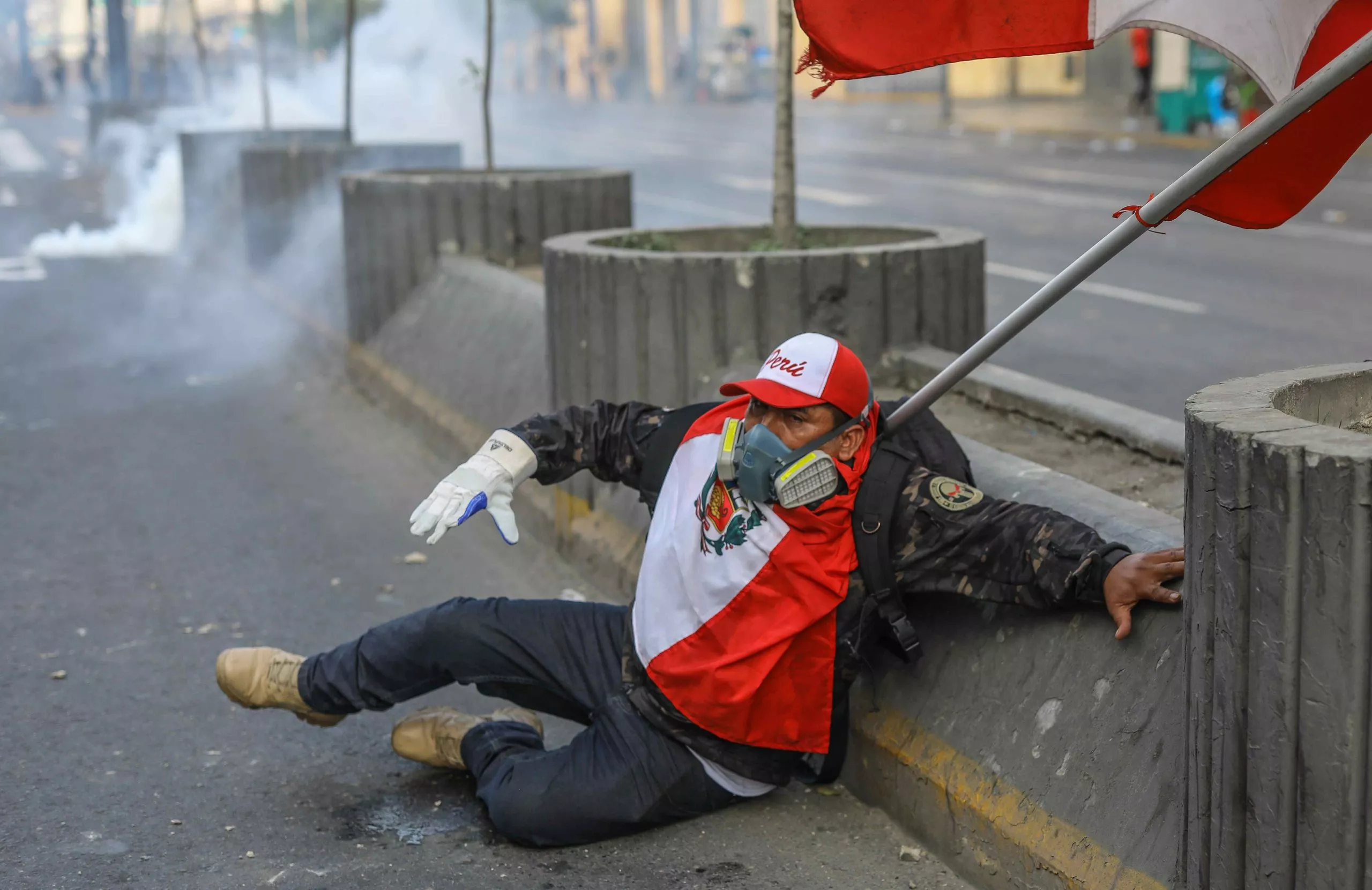Protestas en Lima por cierre del congreso