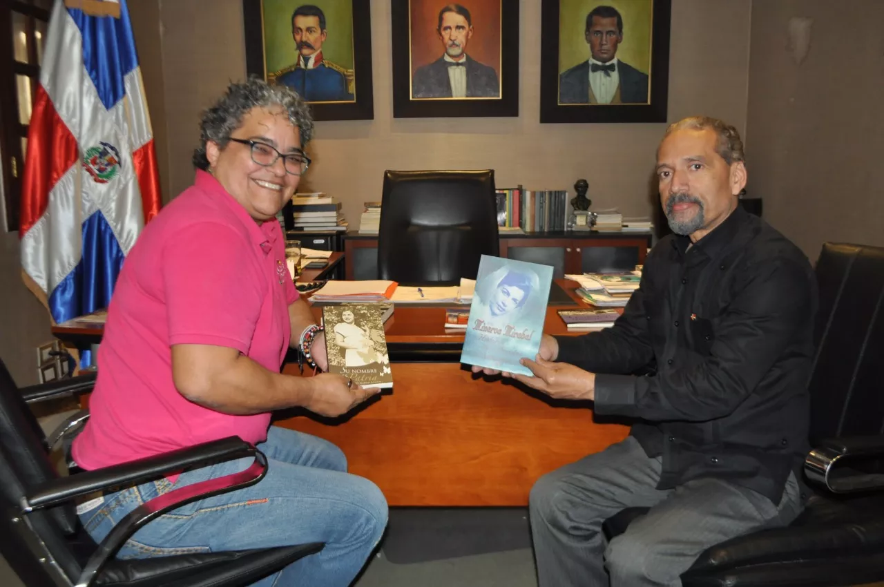 Efemérides Patrias concluye programa anual con donación