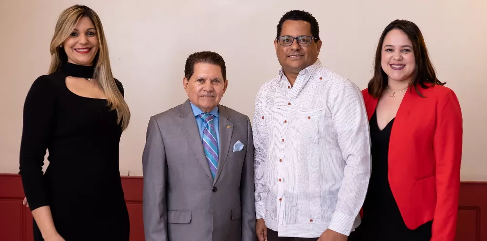 Liuba Crisóstomo,  Julio Llibre, Héctor Santana  y Analie Castro.
