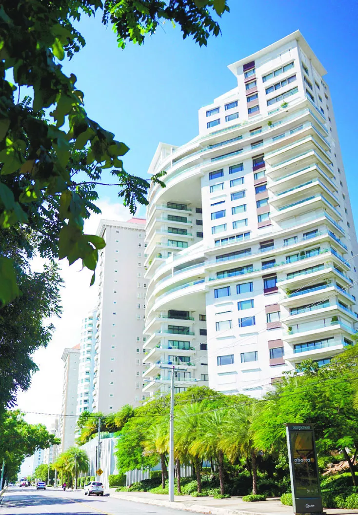 La  Anacaona es única zona  donde edificios  cuentan con parque y áreas verdes.  ElieSer Tapia