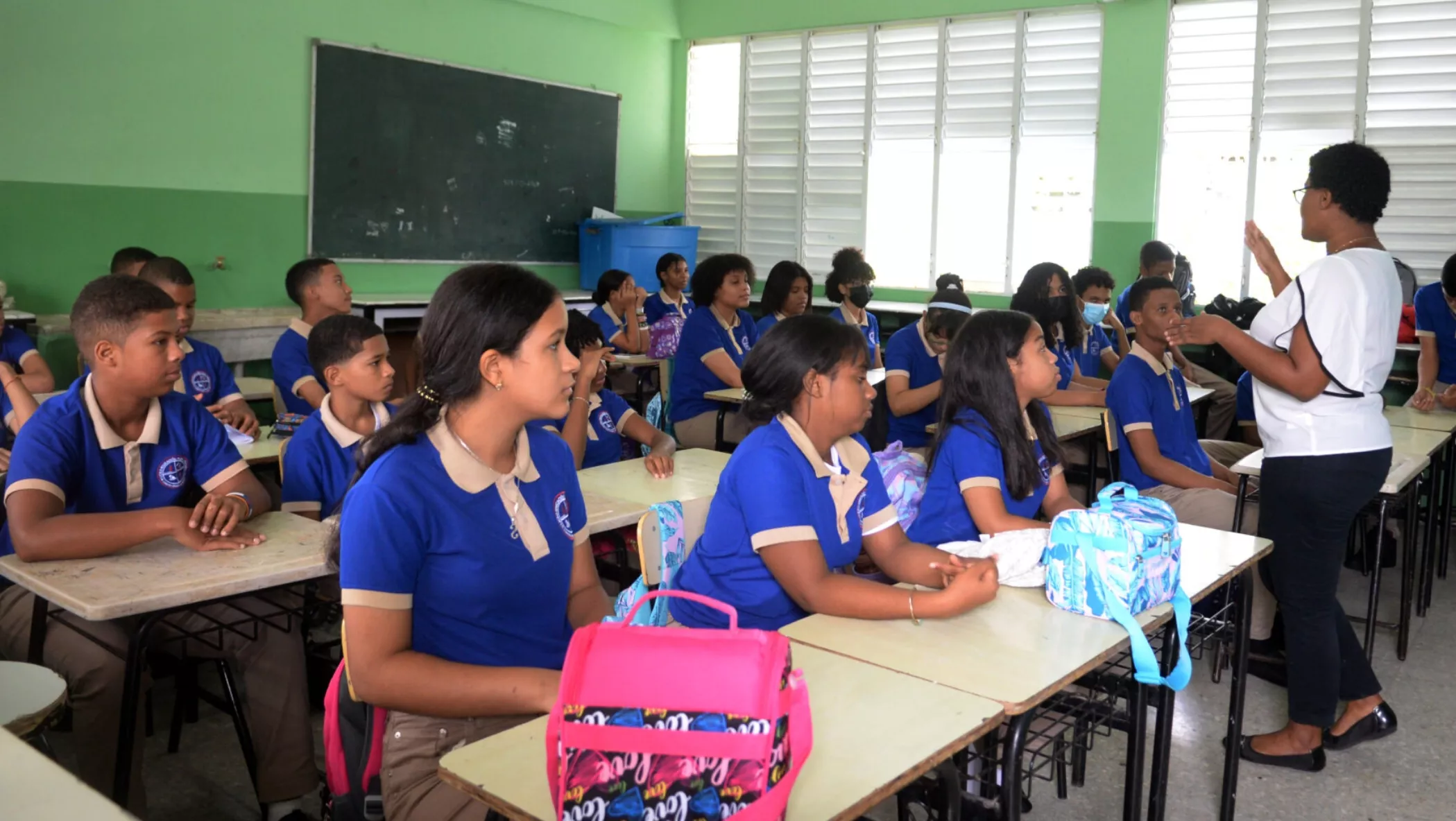 la exministra de Educación, Jacqueline Malagón, insta a priorizar la labor de los profesores de las diferentes escuelas del país.  archivo