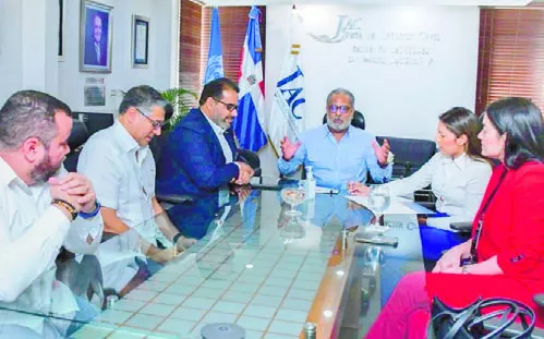Marte Piantini tuvo reunión con ejecutivos de aerolíneas.