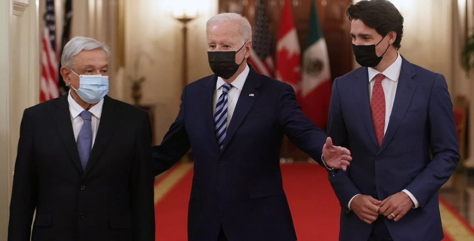 El presidente Andrés López Obrador junto a los  mandatarios Joe Biden y Justin Trudeau , de Estados Unidos y Canadá.