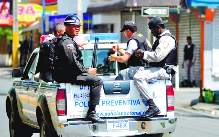 En los últimos días más de una docena de supuestos delincuentes han caído  en los denominados por la Policía intercambios  de disparos con sus agentes.
