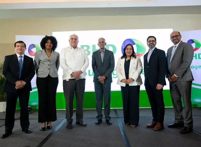 Ejecutivos de la entidad financiera, durante la convención.