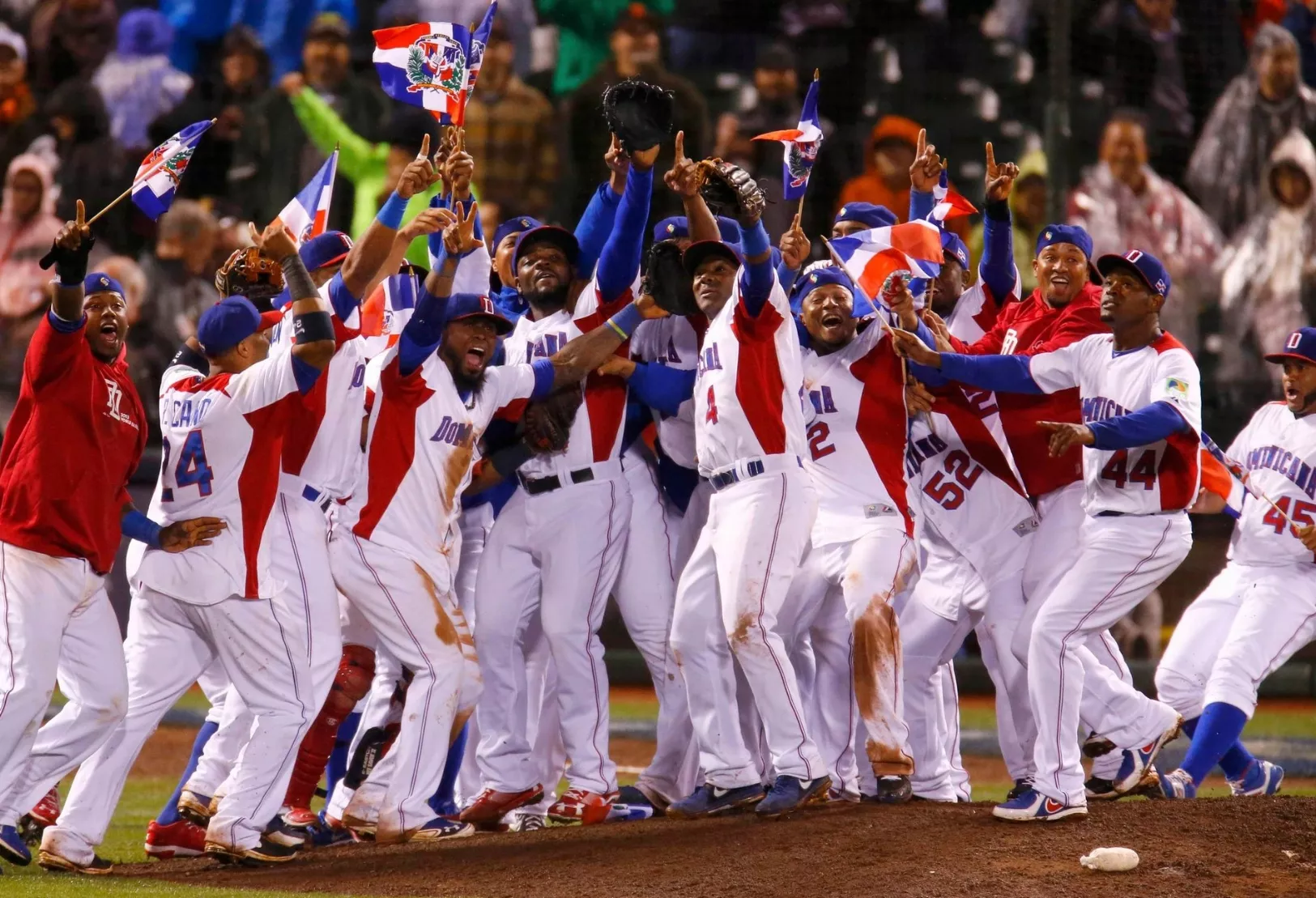 Celebración del equipo que representó el país en la tercera  edición del Clásico Mundial de Béisbol que se realizó  en  2013.