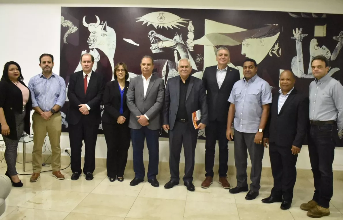 Comité Organizador Juegos Santo Domingo 2026 junto a ejecutivos de  Halterofilia .