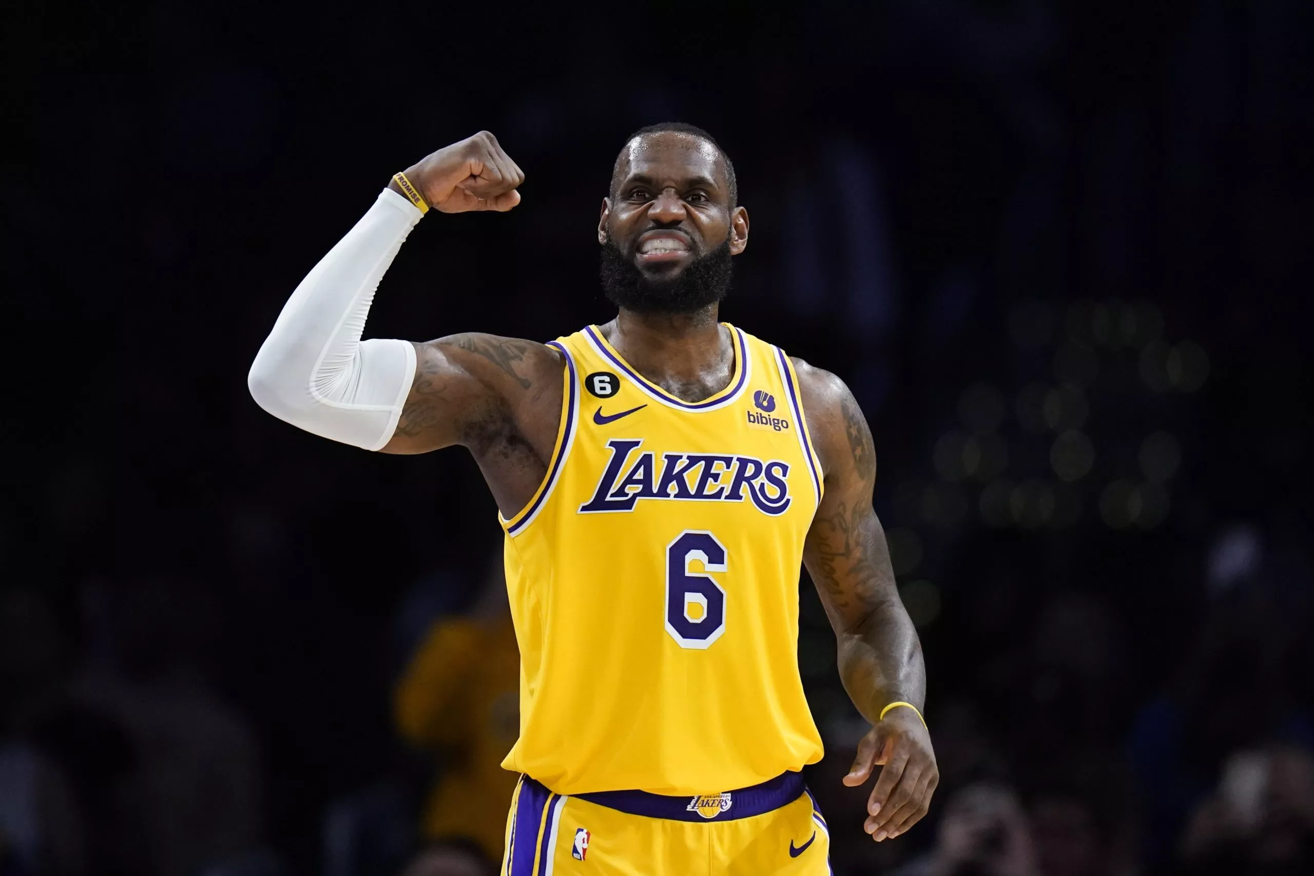 ROCKETS-LAKERS