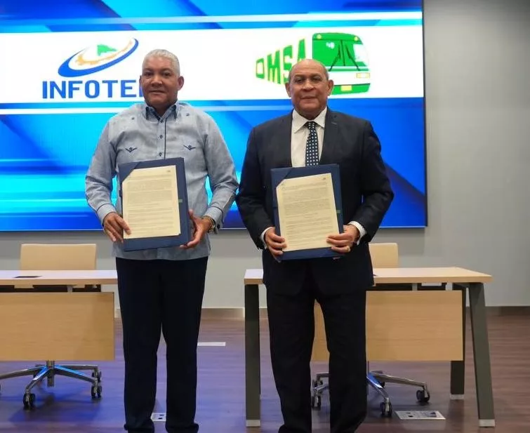 Radhamés González Sánchez,director general de la OMSA, y Rafael Santos Badía, director del INFOTEP
