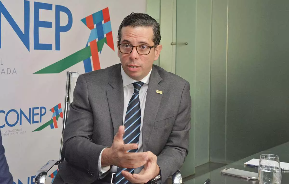 La unidad de huevo comienza a bajar de precio, productores expresan preocupación por rentabilidad de negocio.