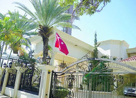 La  Embajada de Turquía espera nuevas noticias. elieser tapia.