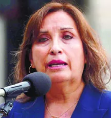 Dina Boluarte busca consenso ante la crisis el país.