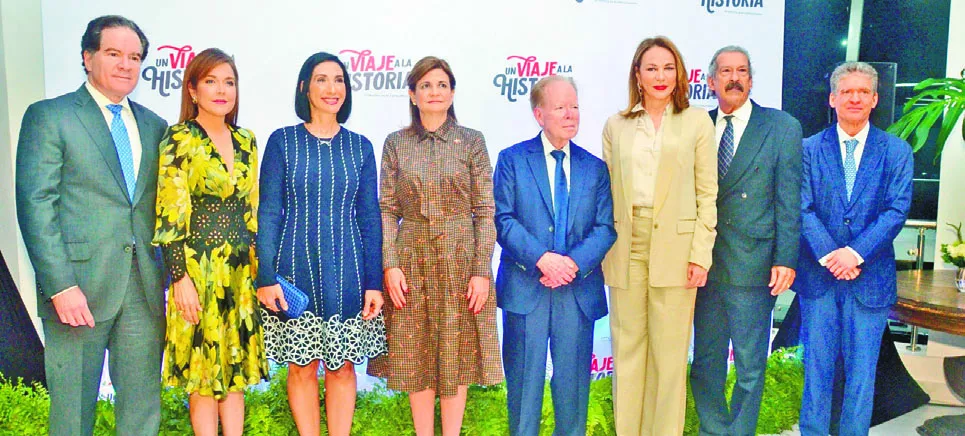 Manuel Corripio, Ana Corripio, Raquel Arbaje, Raquel Peña, José Luis Corripio, Milagros Germán, José G. Guerrero y José Alfredo Corripio en la presentación del proyecto “Un viaje a la historia”, de la Fundación Corripio.    José Francisco