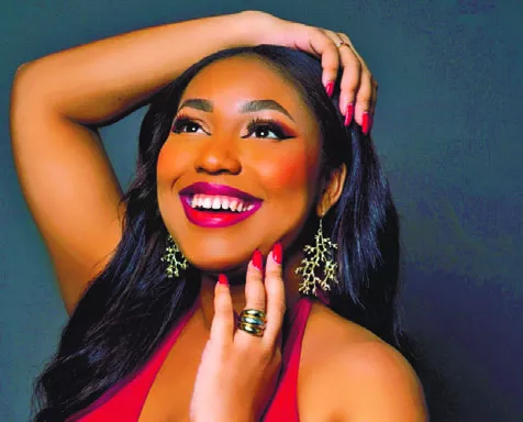 Liz Mena es una cantante con mucho talento.