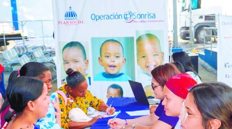Jornada quirúrgica a niños con labio o paladar hendido.