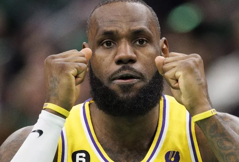 El año comenzó con adiós a Pelé y siguió frenético en NFL, ciclismo y fútbol