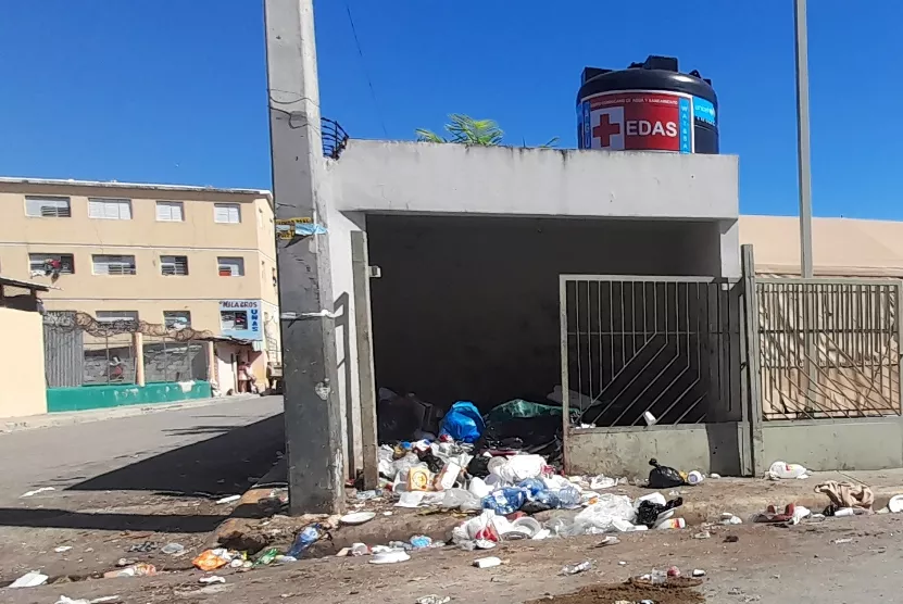 La basura era abundante en el sector de SDE. Yamer Javier
