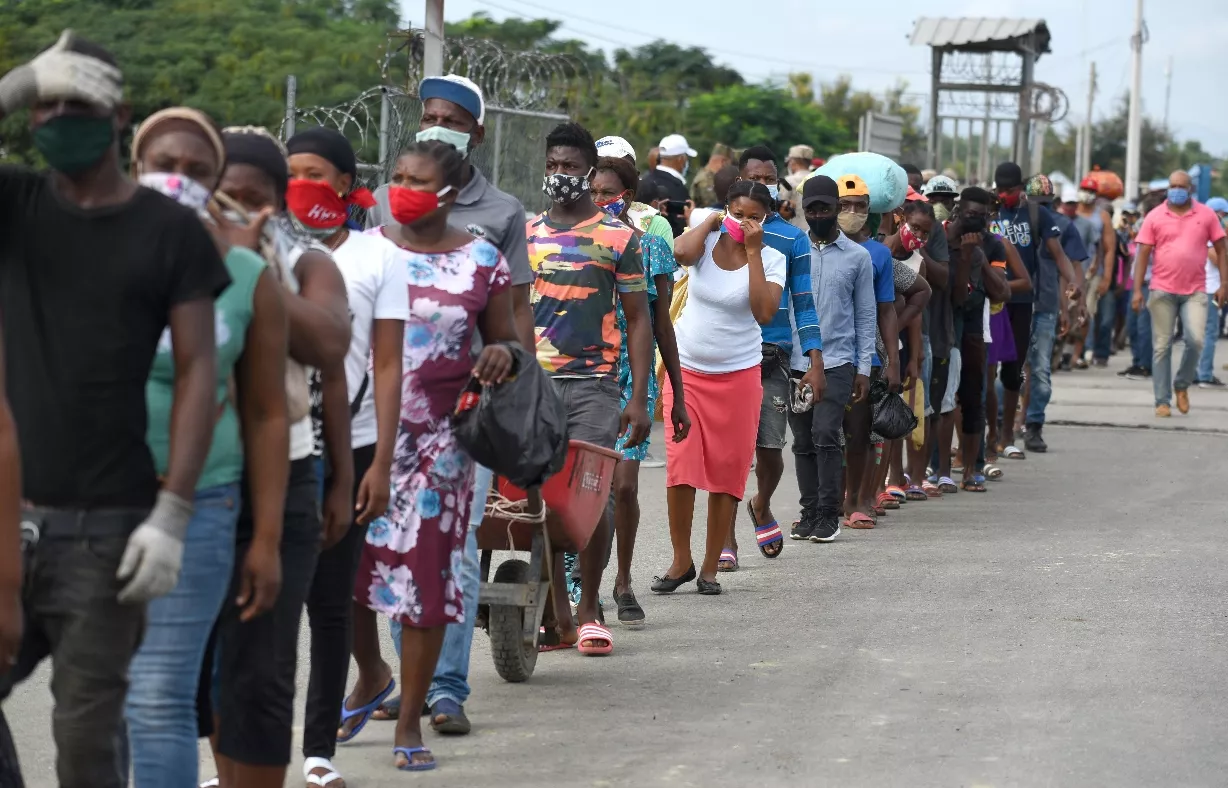 R.Dominicana y Haití reabren mercado binacional cerrado en marzo por la covid