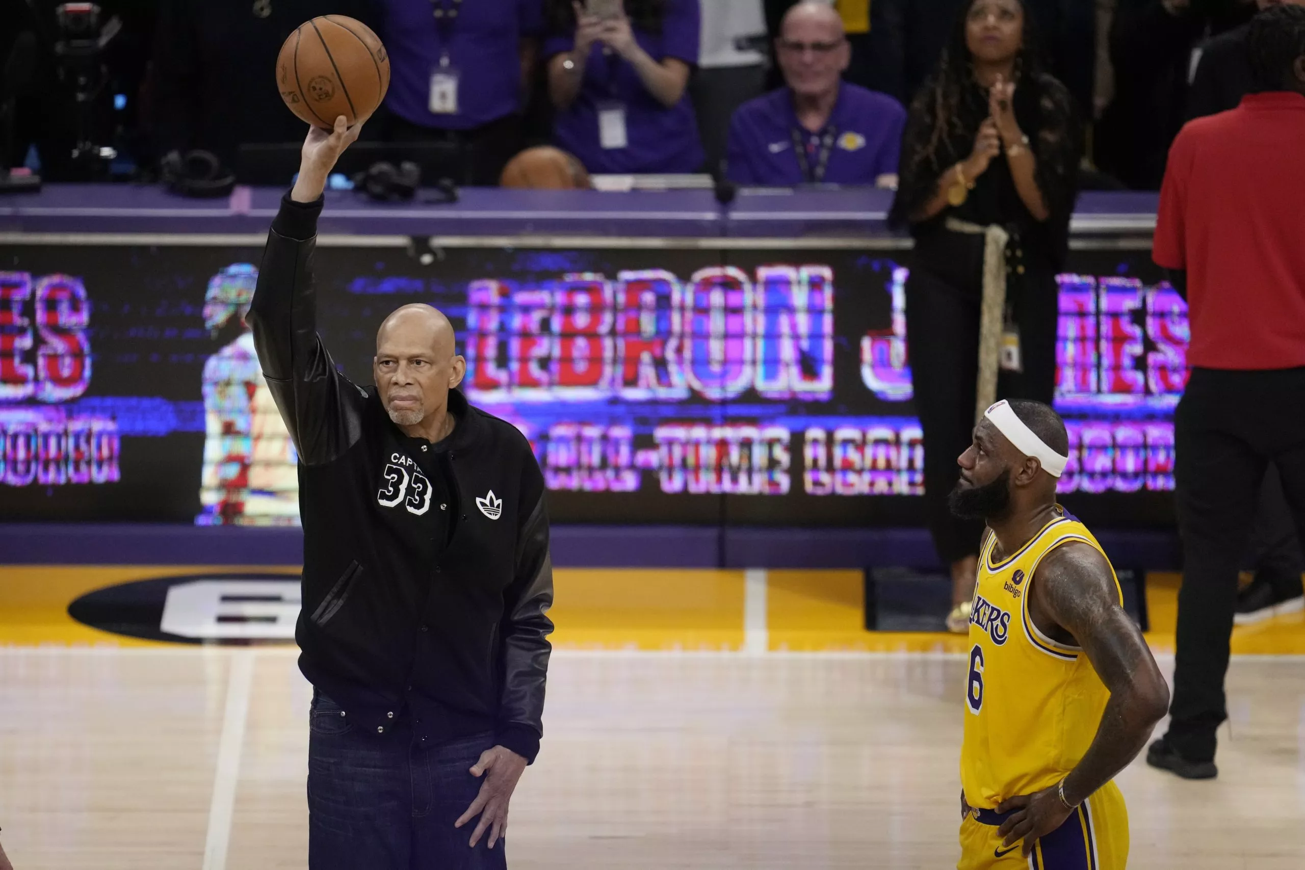 Thunder Lakers Basketball