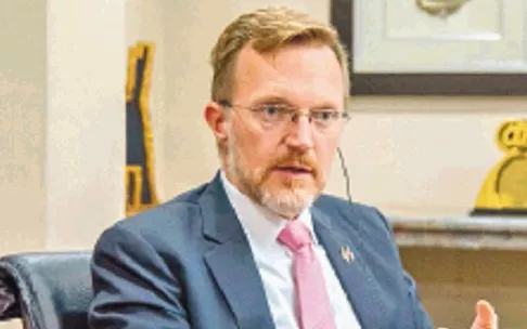 Robert Thomas trabajará en el Departamento Estado.