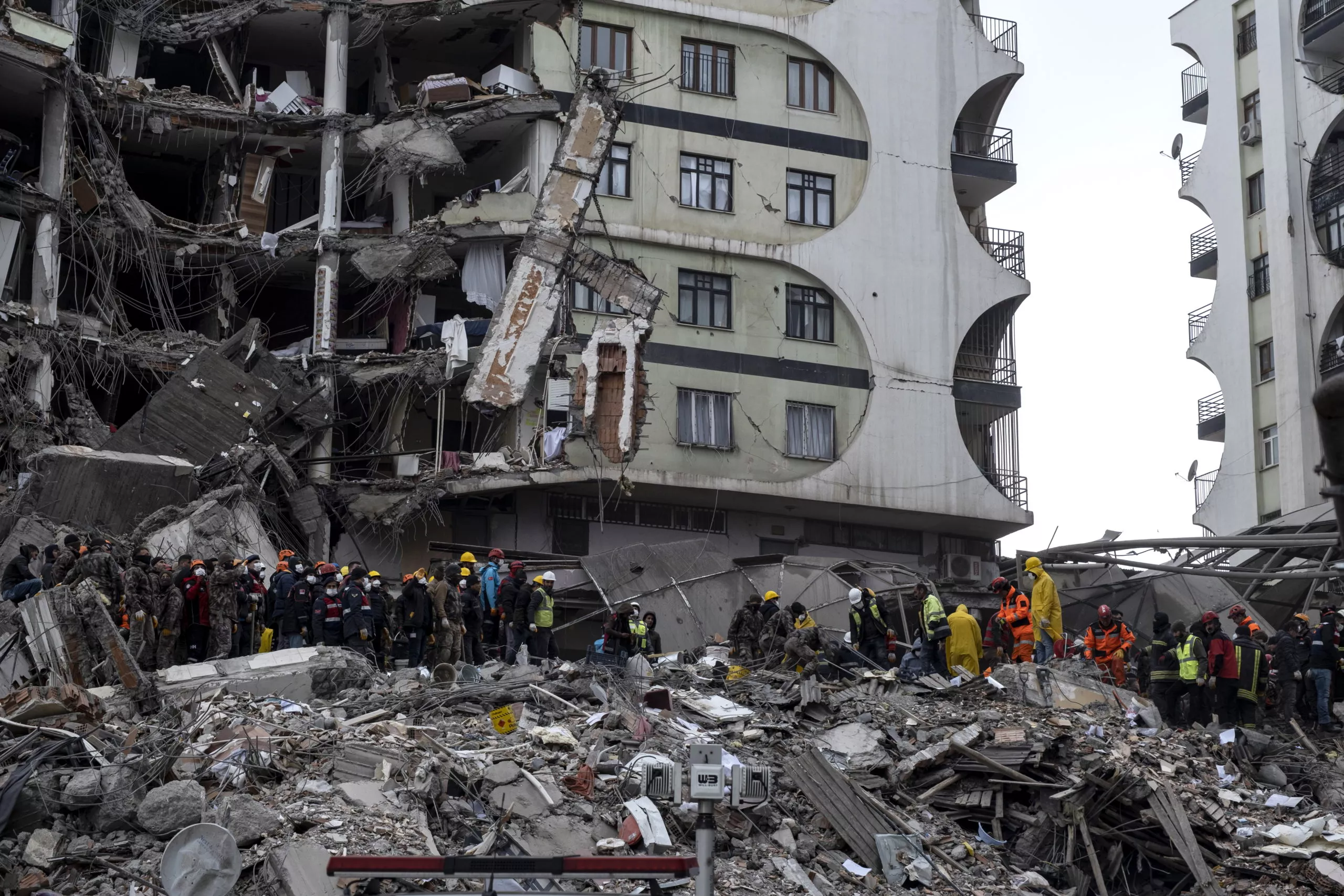 Hours after an earthquacke hit South Turkey and Syria rescue efforts in Diyarbakir Turkey