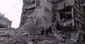 Devastador terremoto en Turquía deja miles de fallecidos