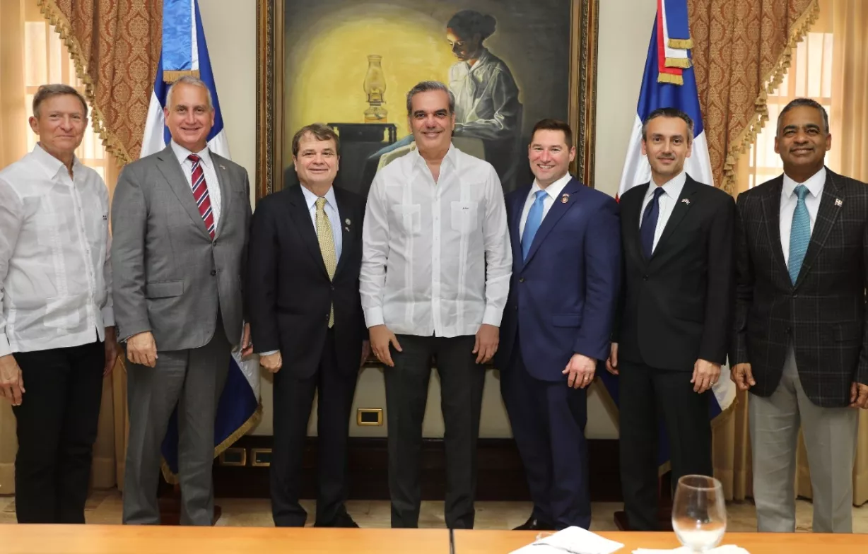 Los legisladores estadounidenses se reunieron con Abinader en Palacio Nacional.