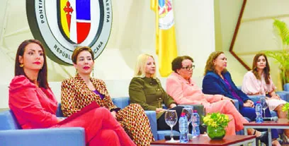 Personalidades que participaron en el panel.