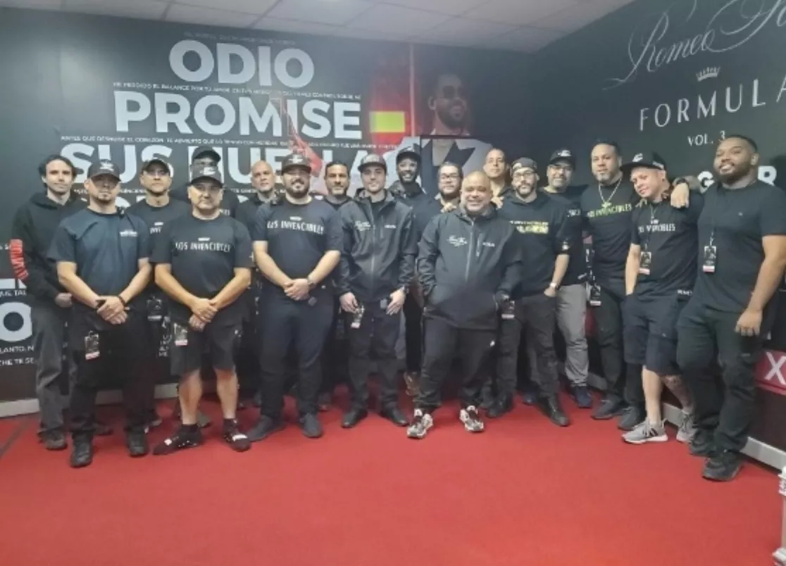Este el grupo que trabaja para el bachatero Romeo Santos en todas sus giras.