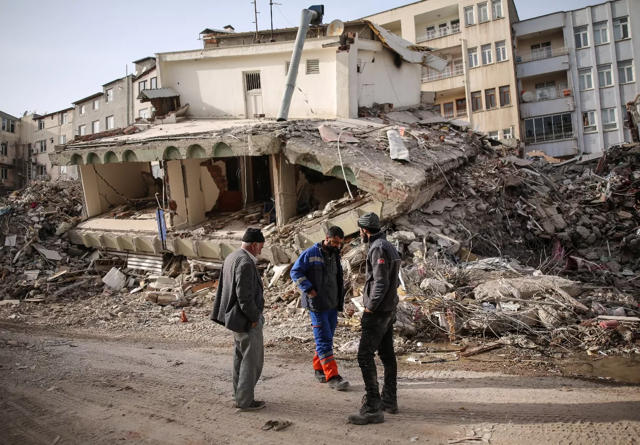 Los terremotos que asolaron Turquía dejaron unos 200.000 edificios destruidos o dañados.