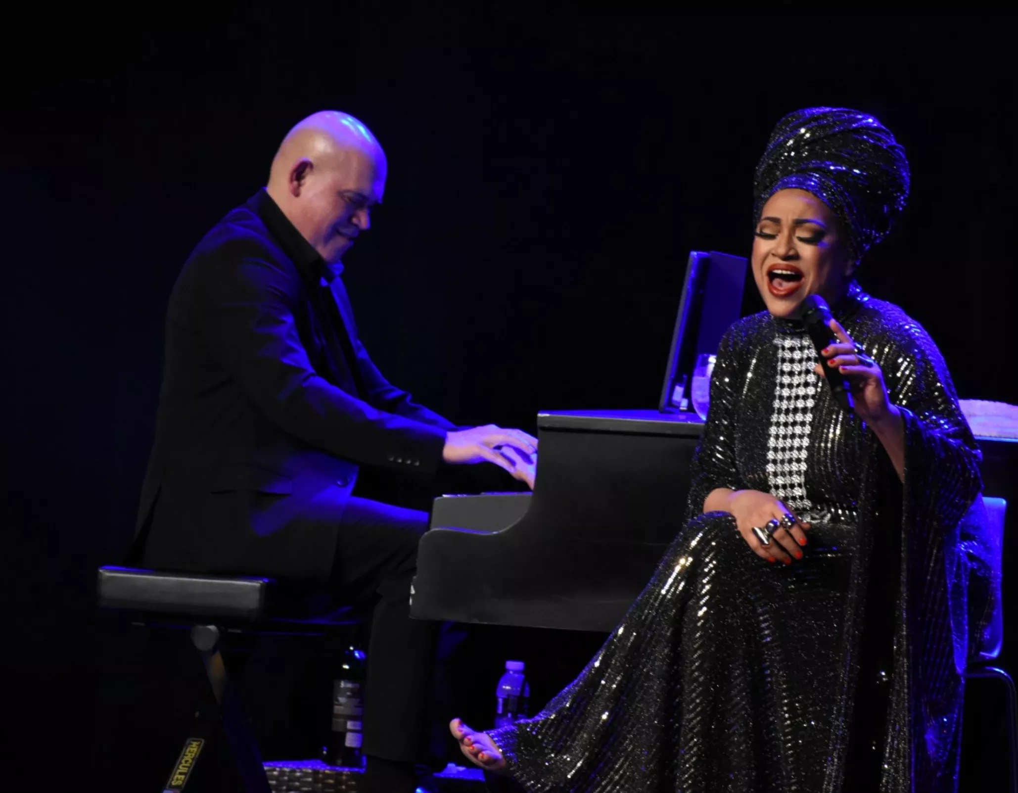 Diomary La Mala y el maestro Amaury Sánchez  en su    concierto titulado  “Nostalgia a piano y voz”. fuente externa