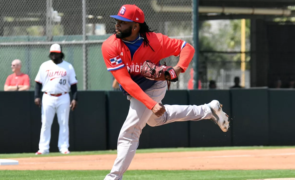 Johnny cueto durante su participación en el juego de dominicana ante Mellizos.  Alberto calvo