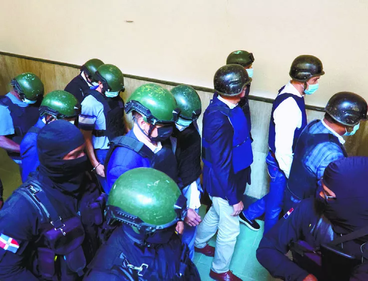 Implicados de red Calamar cuando fueron llevados a audiencia para solicitud de coerción.