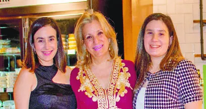 Chloé Portela, Desirée Dumit y  Nadia Portela.