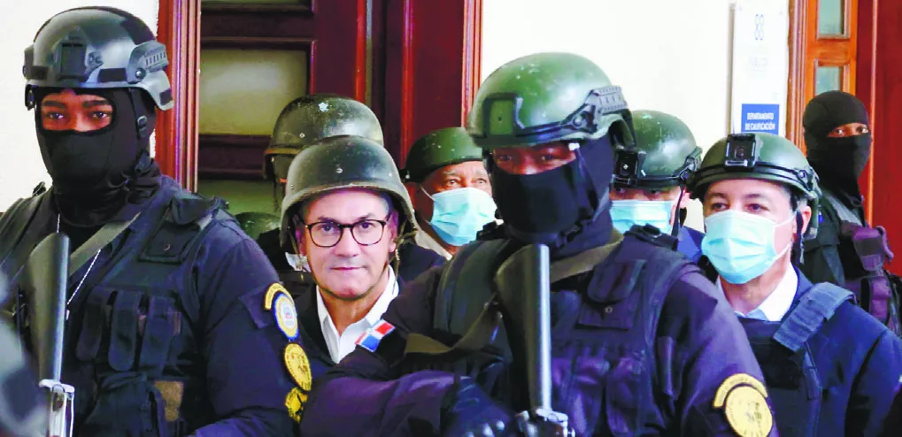Los imputados del caso de corrupción denominado Calamar mientras eran trasladados a la sala de audiencias. elieser tapia