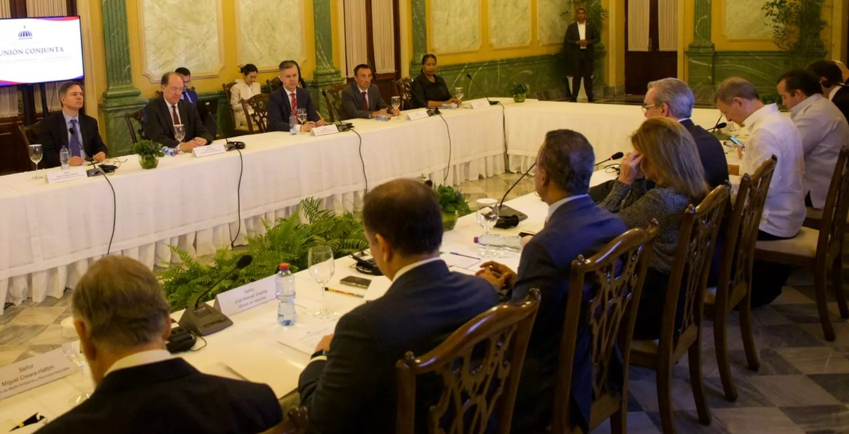 El encuentro fue celebrado ayer en el salón verde, ubicado en el tercer nivel  del Palacio Nacional.  fuente externa