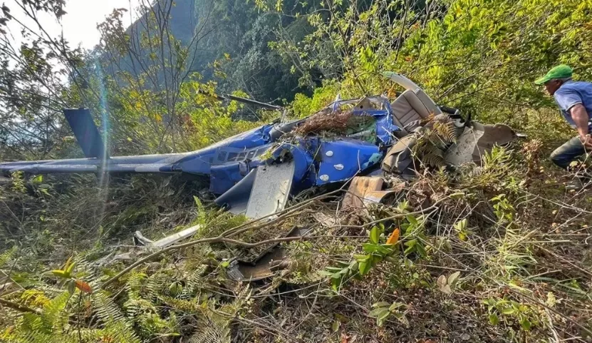 El helicóptero quedó totalmente destruido.