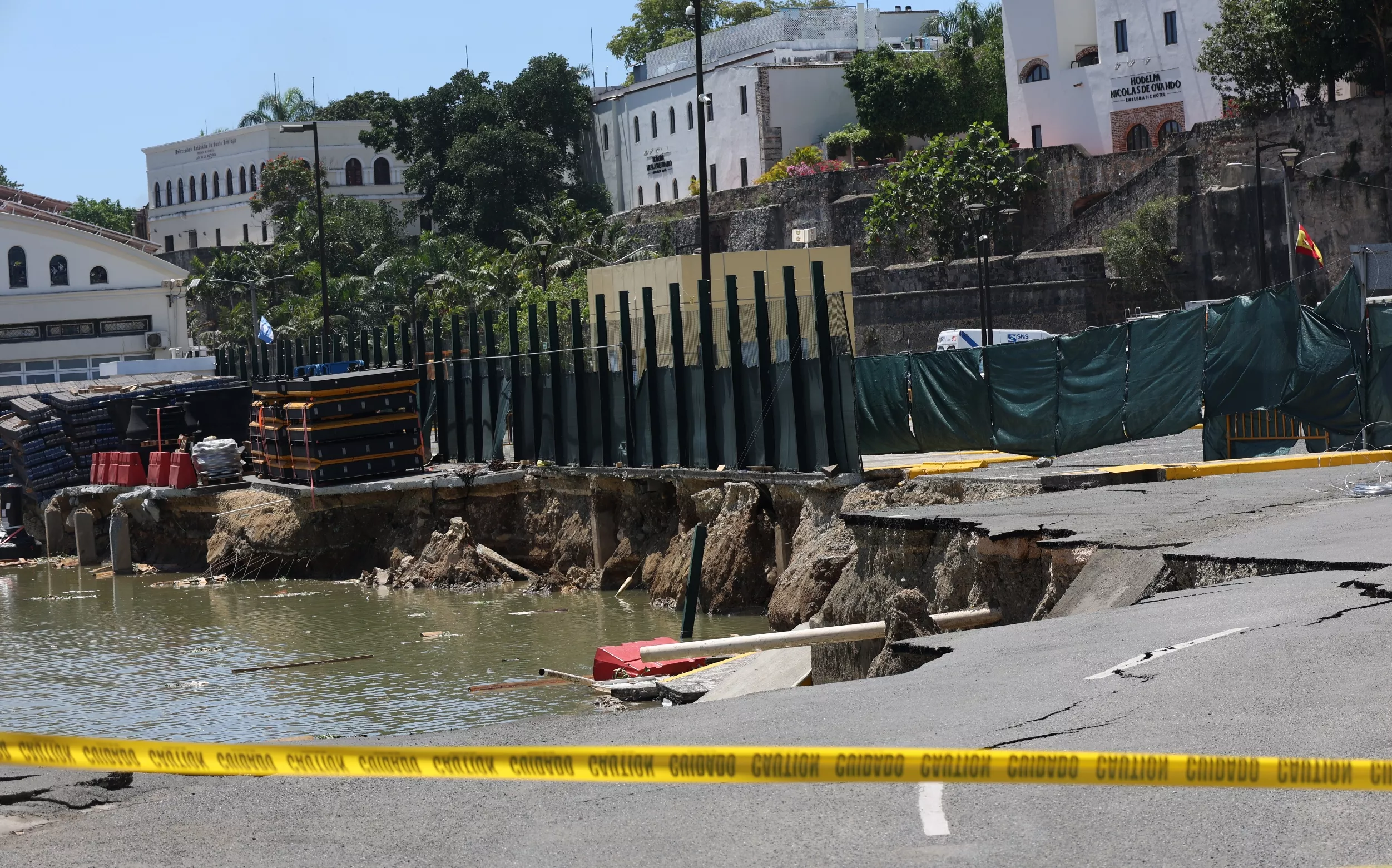 Colapsa una parte del Puerto Don Diego, en la ría del Ozama.  Arlenis Castillo