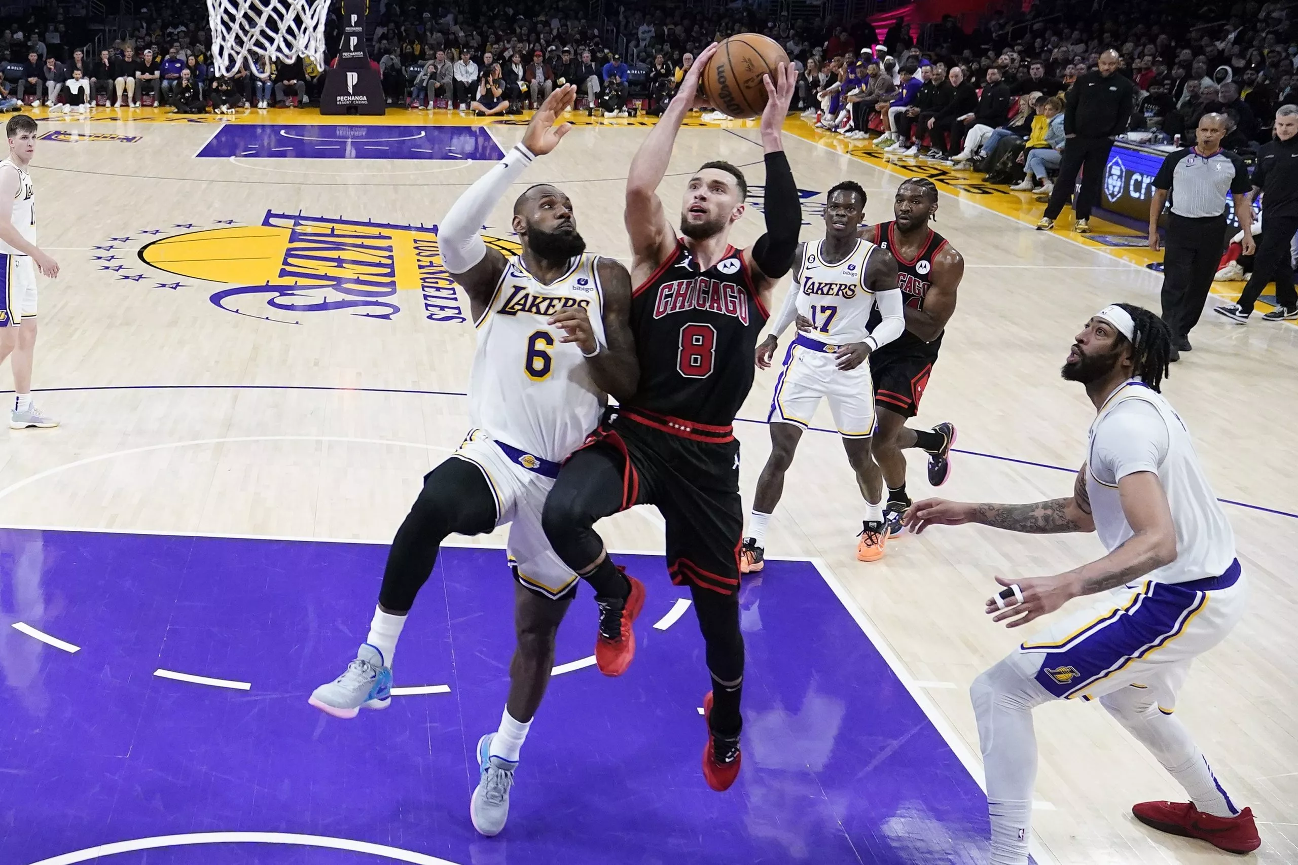 Bulls Lakers Basketball