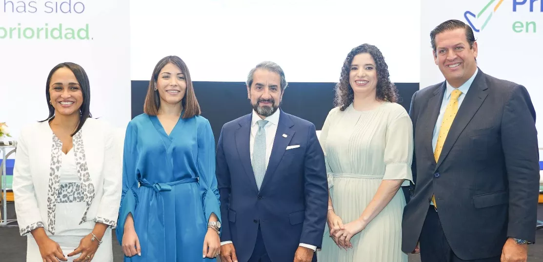 Ruth Pérez, Magda Sánchez, Jaime Caycedo, Adriana Oliart y Zacarías Rodríguez.