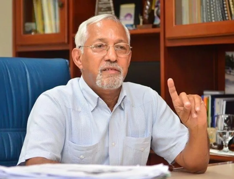Ángel Hernández, Ministro de Educación.